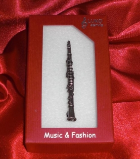 Brož klarinet - staré stříbro (6,5 cm)