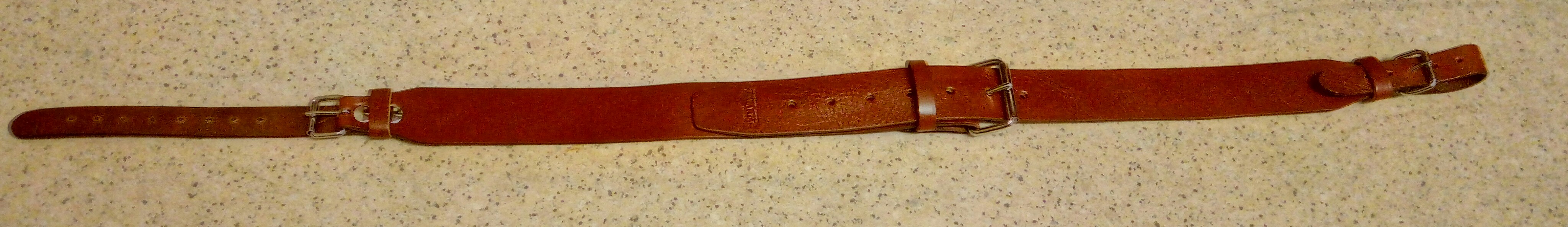 Kožený popruh na tubu, hnědočervený, M4